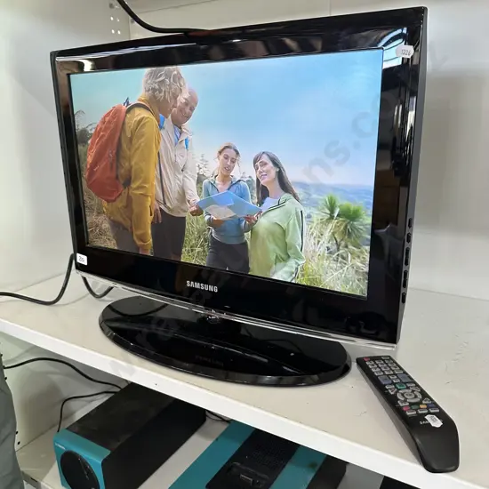 Samsung 22inch TV and remote (unused)
