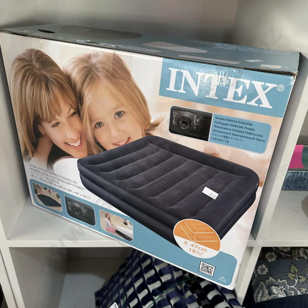 unopened Queen mattress with built in pump Image 1++