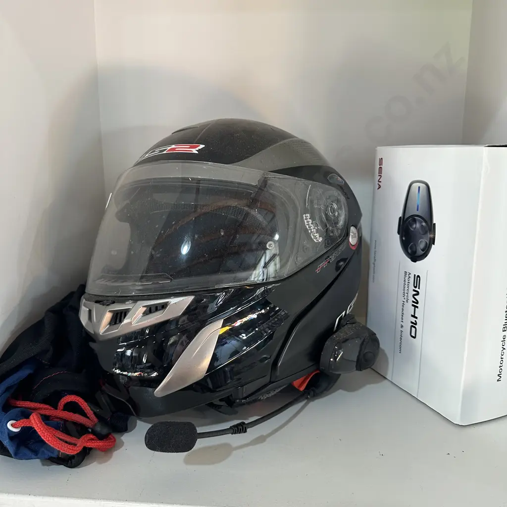 LS2 helmet with headset Image 1++