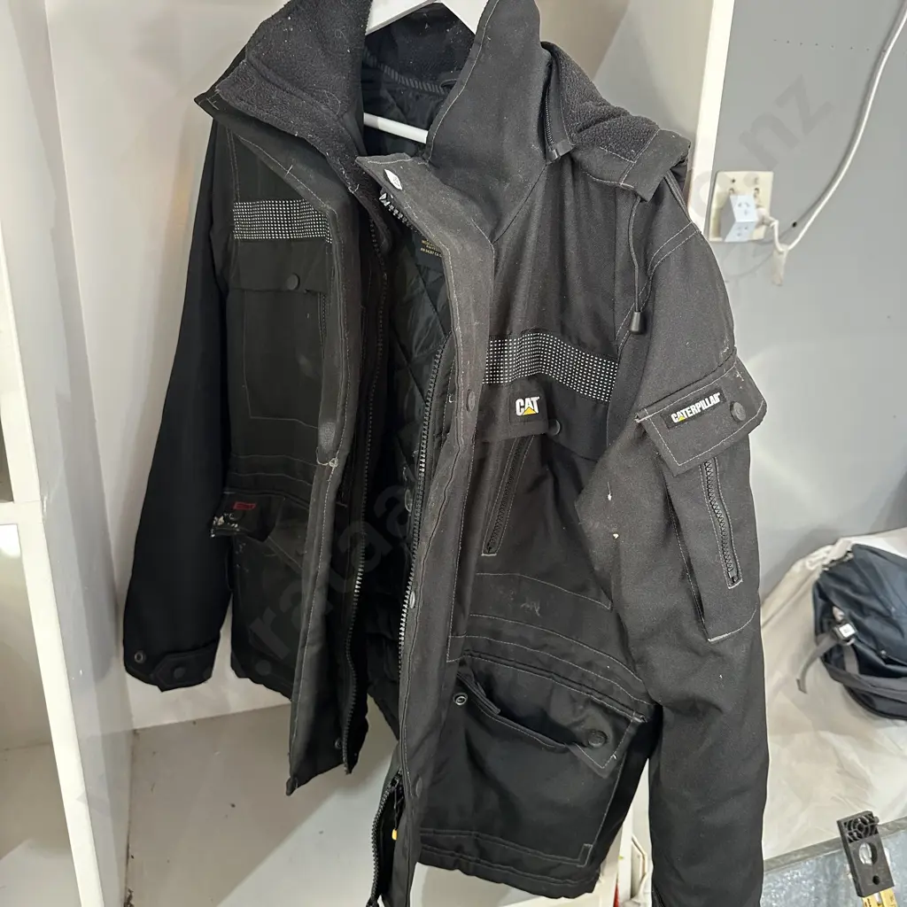 CAT jacket size M Image 1++
