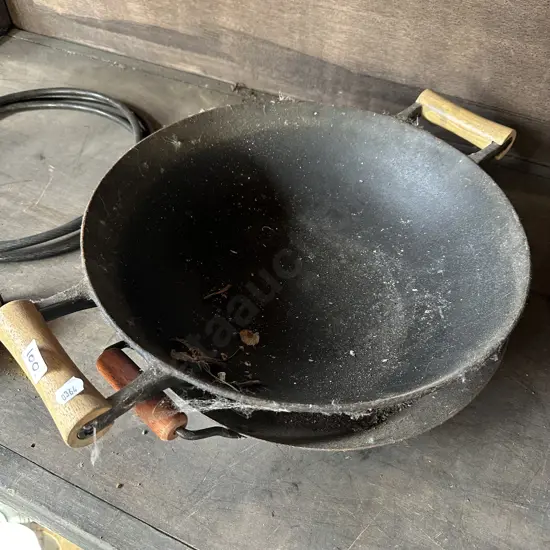 cast iron wok