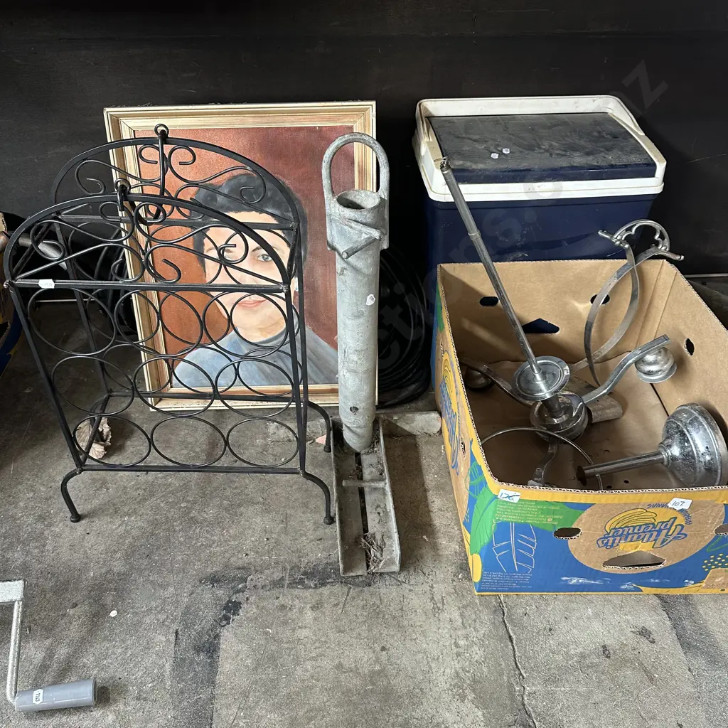 deco light fitting, wine rack etc Image 1++