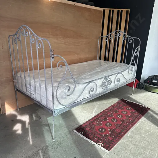 Bluemoon wrought iron day bed with as new mattress