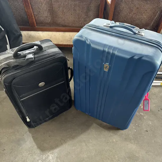 2 travel cases
