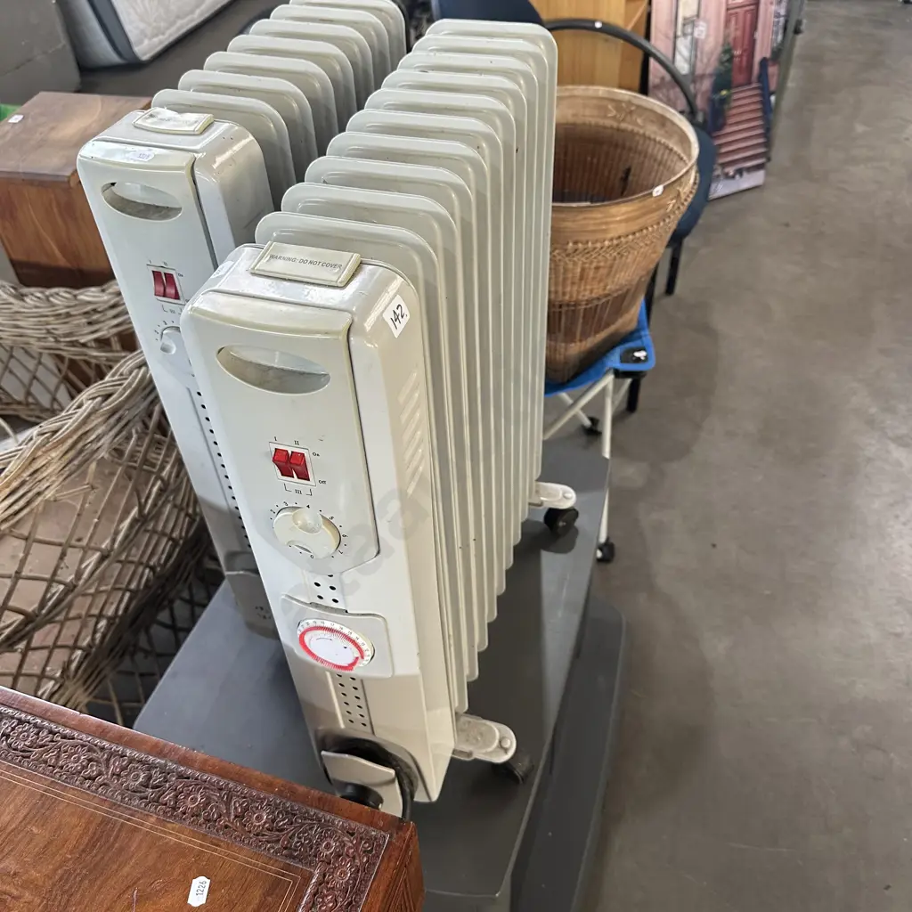 2 x oil heaters plus cabinet Image 1++