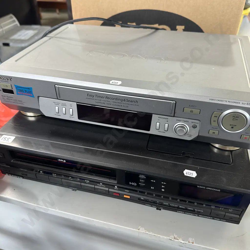 2 x VHS players Image 1++
