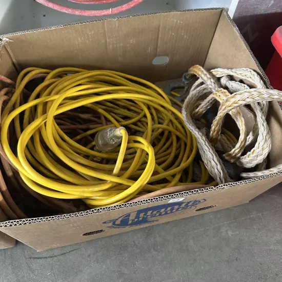 2 heavy duty leads and tow rope