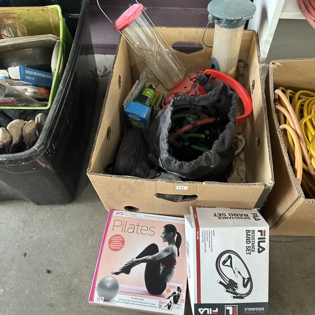 excersize gear, birdfeeders Image 1++