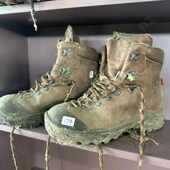 Gronell EUR42 reasonable cond. - need clean
