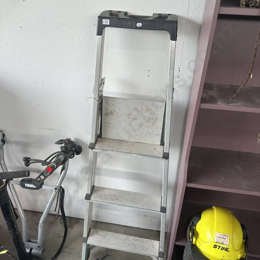 Bailey step ladder Image 1++