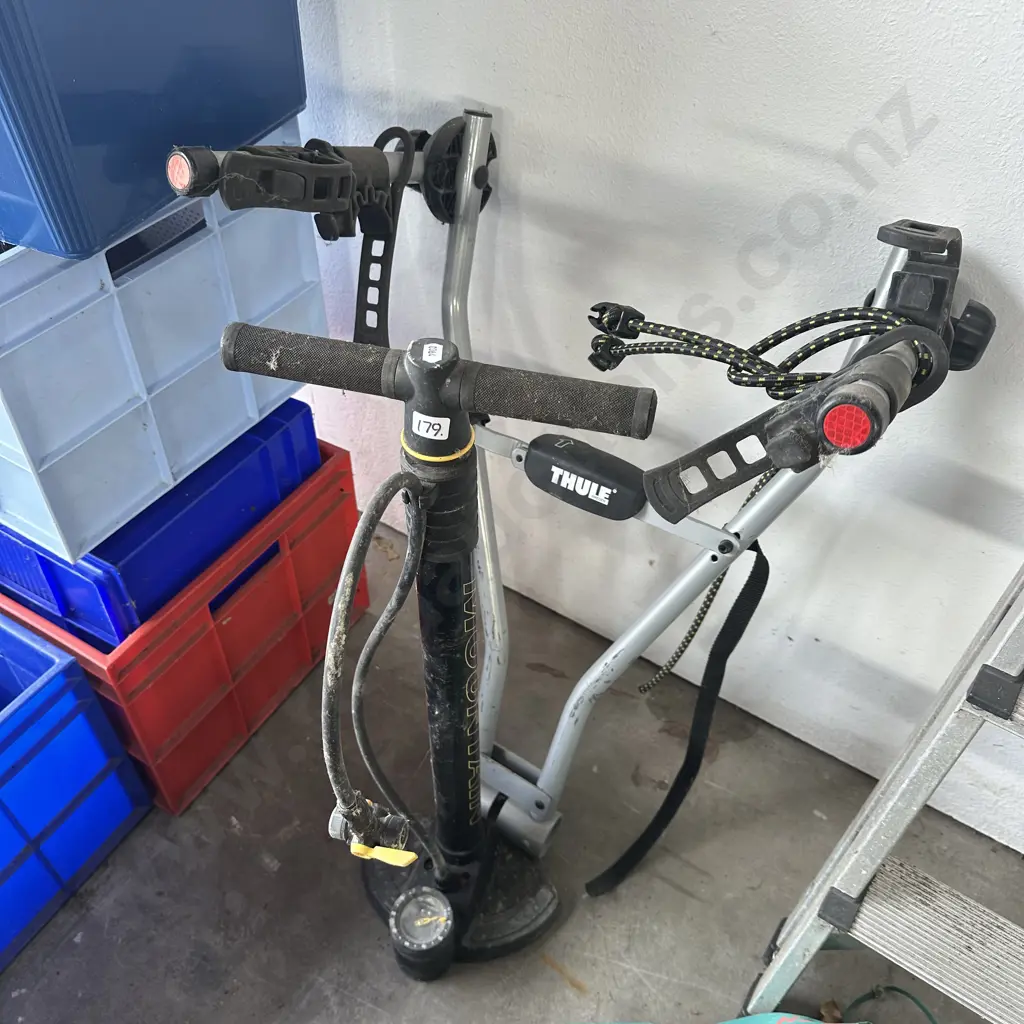 Thule bike rack and flogged pump Image 1++