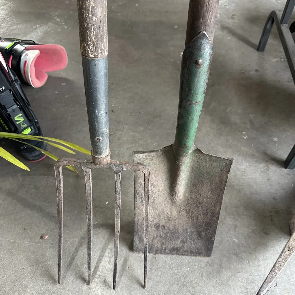 Cyclone spade and a garden fork Image 1++