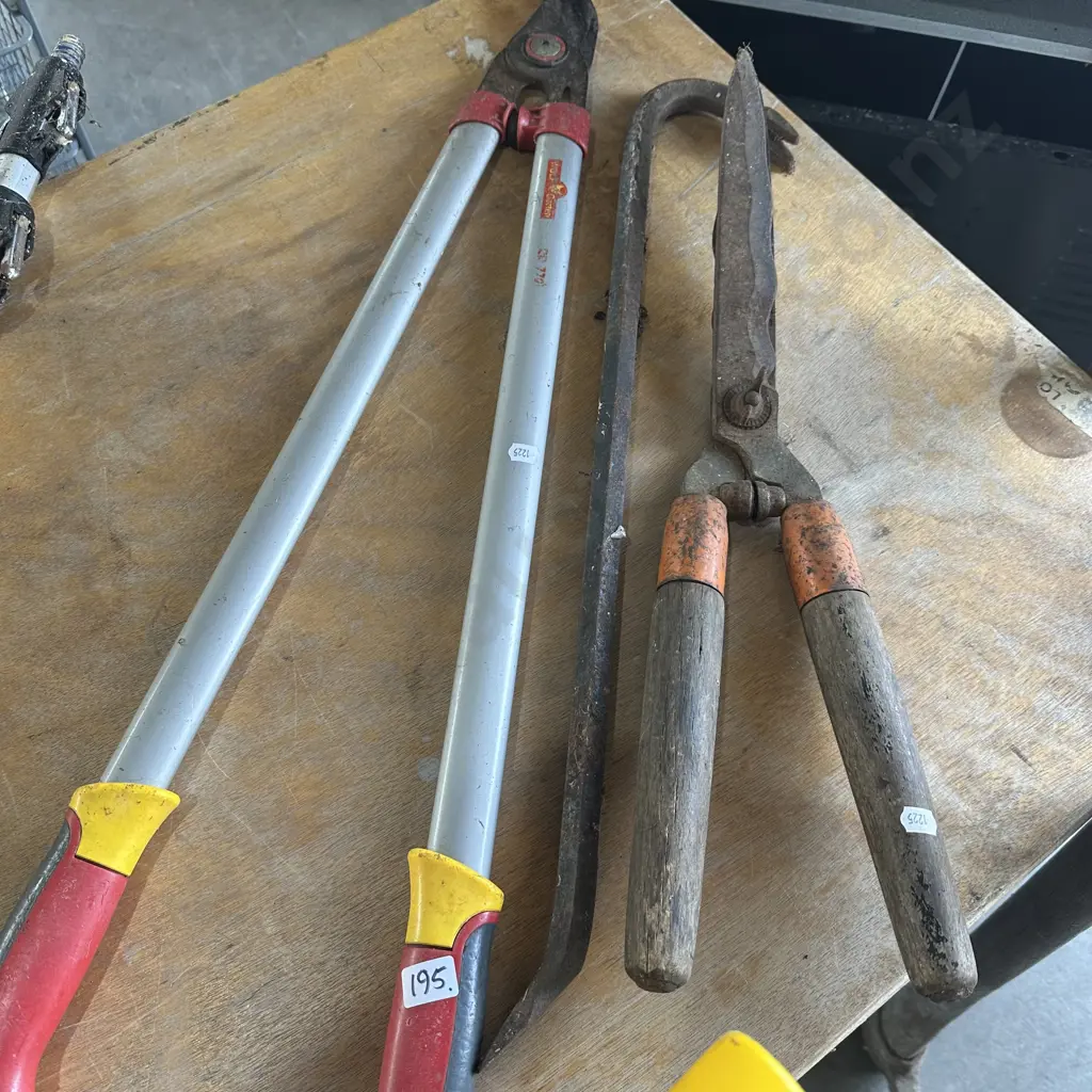 crow bar, pruner, hedge trimmer Image 1++