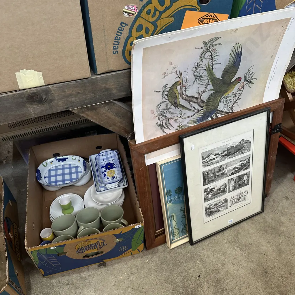 Dinnerware, pictures and prints. Image 1++