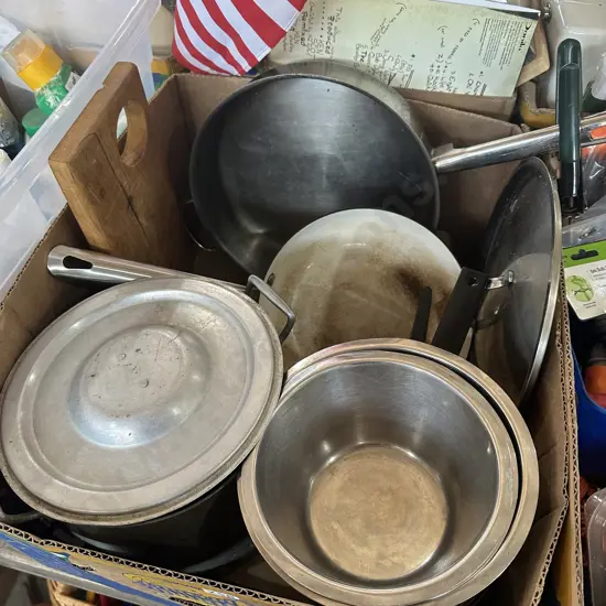 Box lot lidded s/s pan, set of three s/s mixing bowls plus enamel coated frying pan etc.