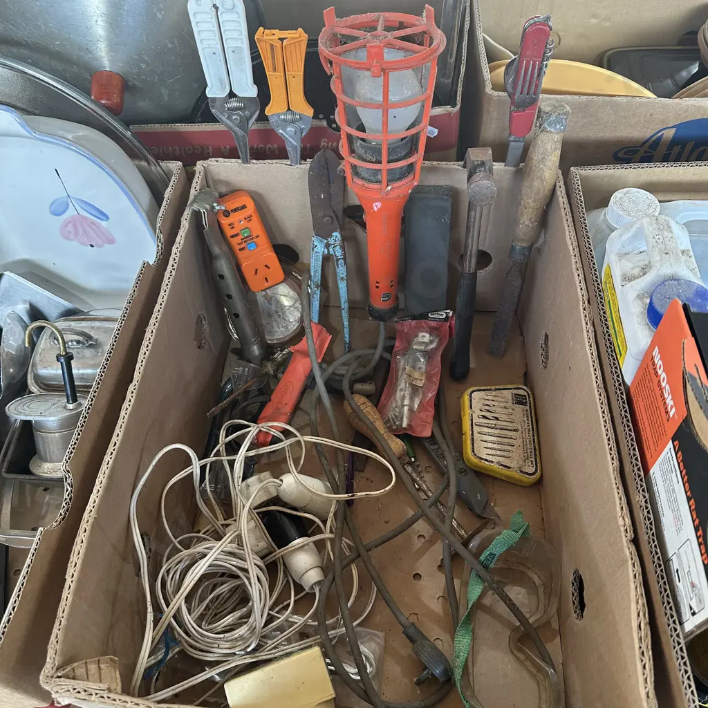 Box lot tools, RCD socket, work light etc. Image 1++