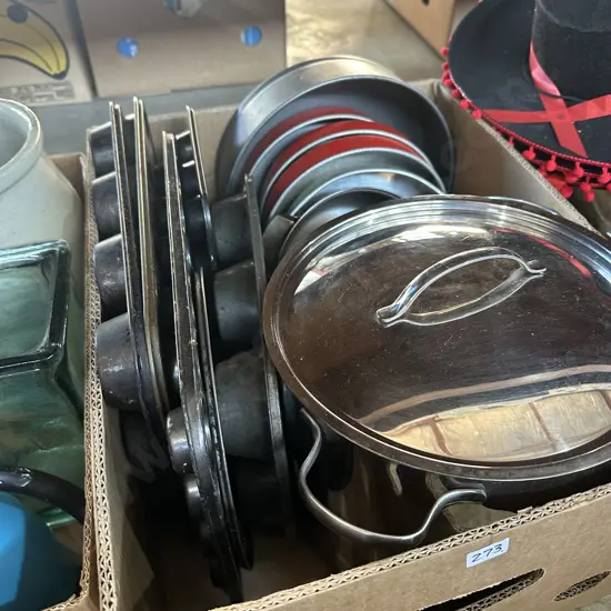 Box lot lidded stock pot plus baking muffin trays and cake tins.