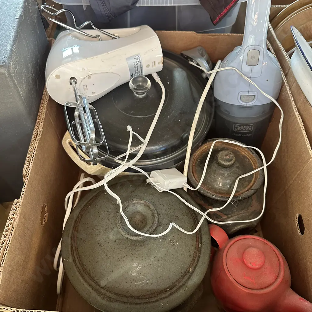 Box lot crock pot, lidded pottery dishes, hand mixer and handyvac. Image 1++