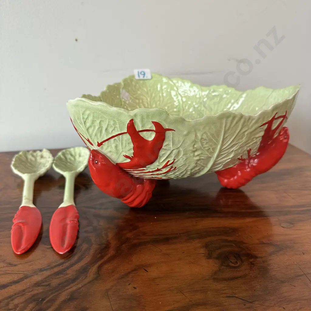 Carlton Ware lobster bowl good condition & serving spoons (1 has been repaired) Image 1++