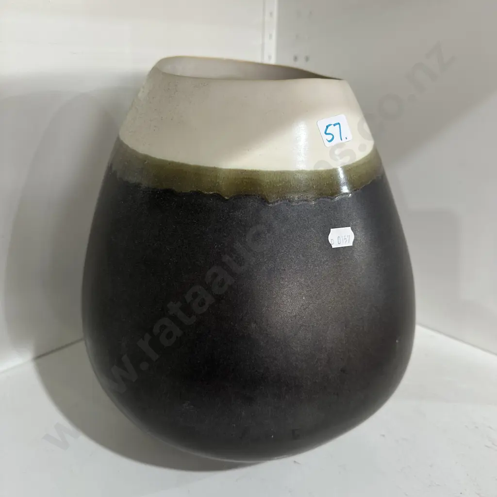 large vase Image 1++