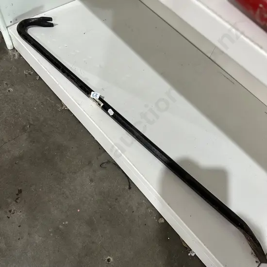wrecking bar