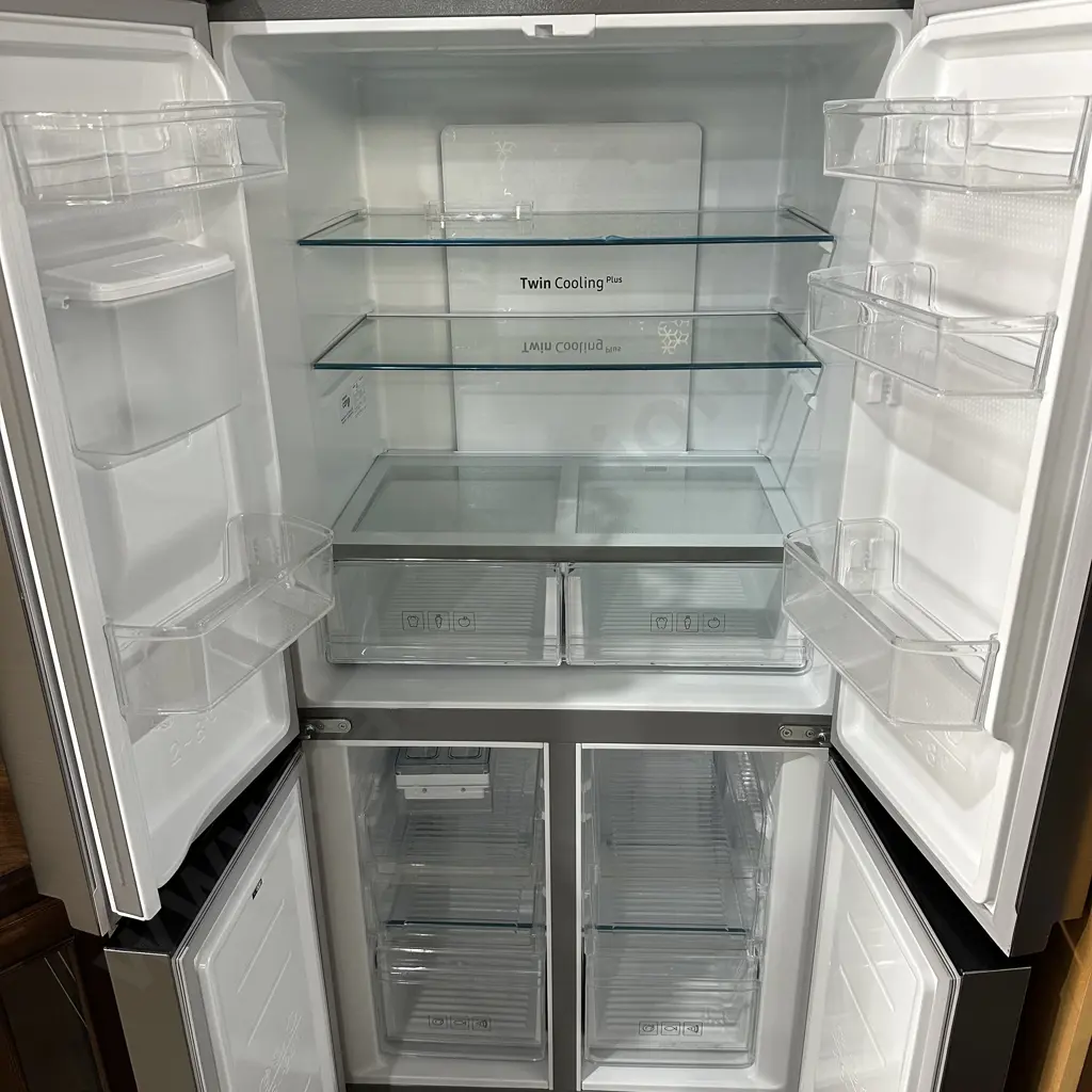 Sumsang double door fridge freezer (virtually unused, still as protection file on shelves) Image 1++