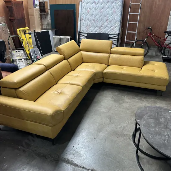 modular 3pc corner suite with rising head rests