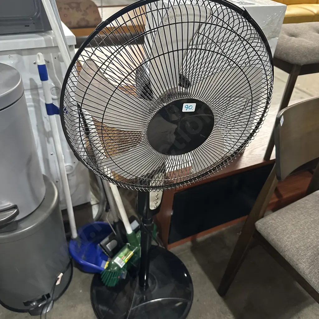 fan, mop, broom etc Image 1++