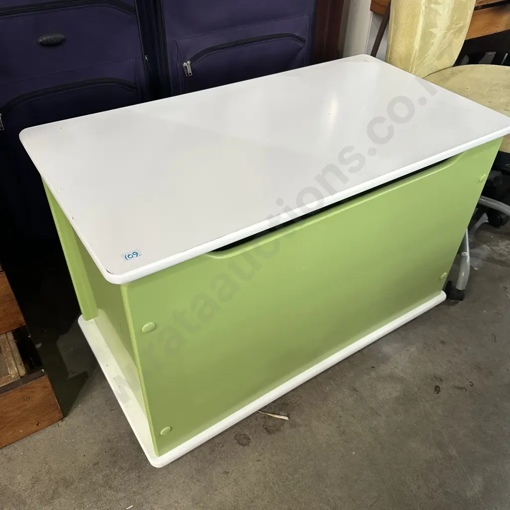 mobile storage box Image 1++