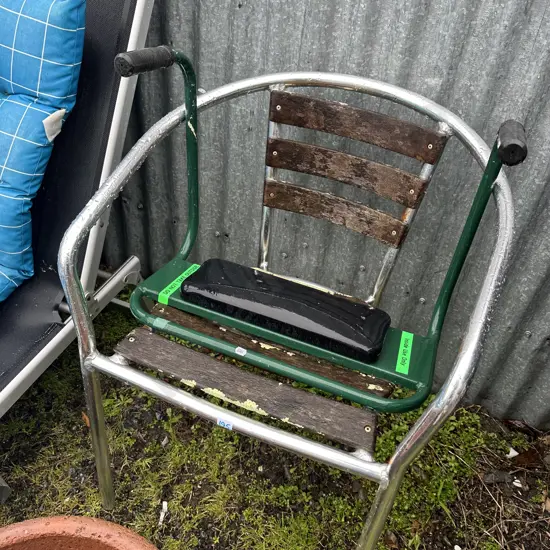 outdoor chair and kneeler