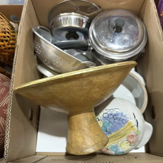 Box lot lidded steamer pot, pedestal bowl, lidded casserole dish and colander etc.