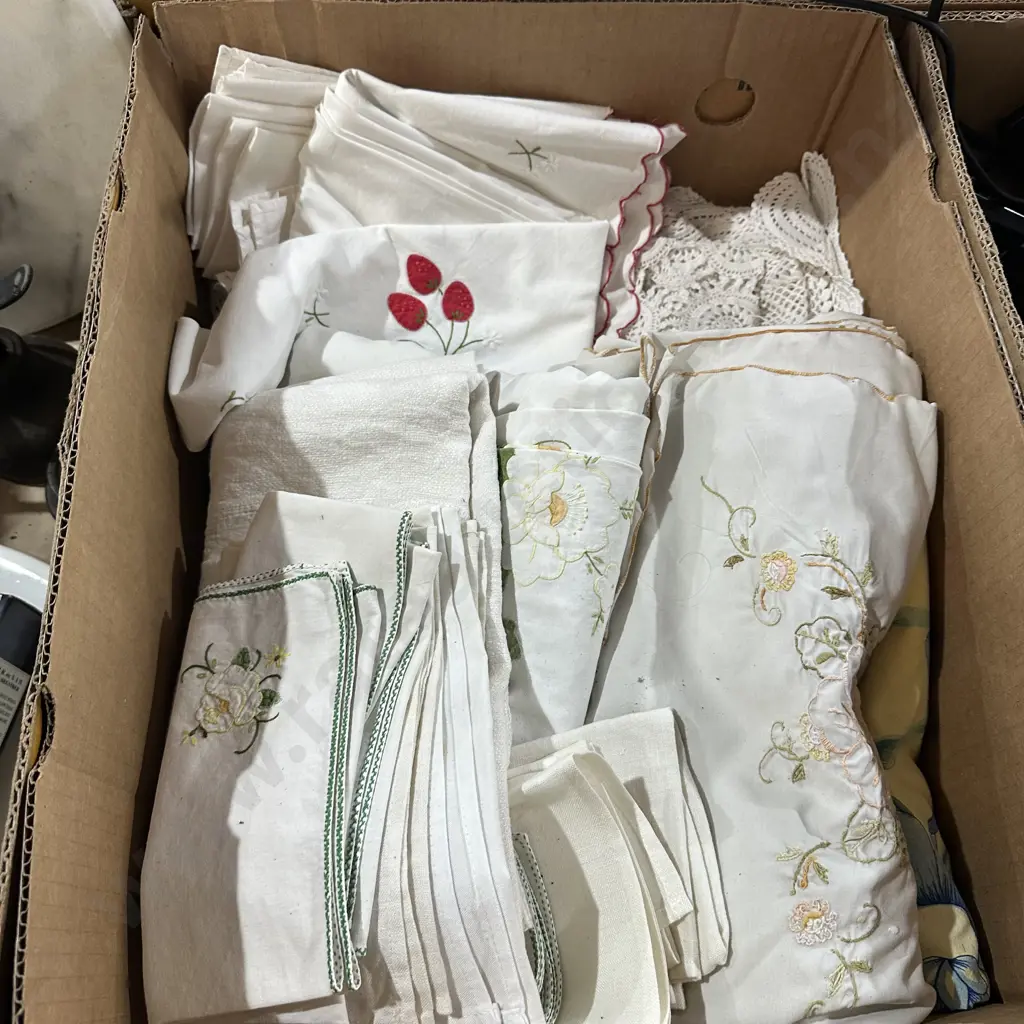 Box lot of vintage embroidered linen. Image 1++