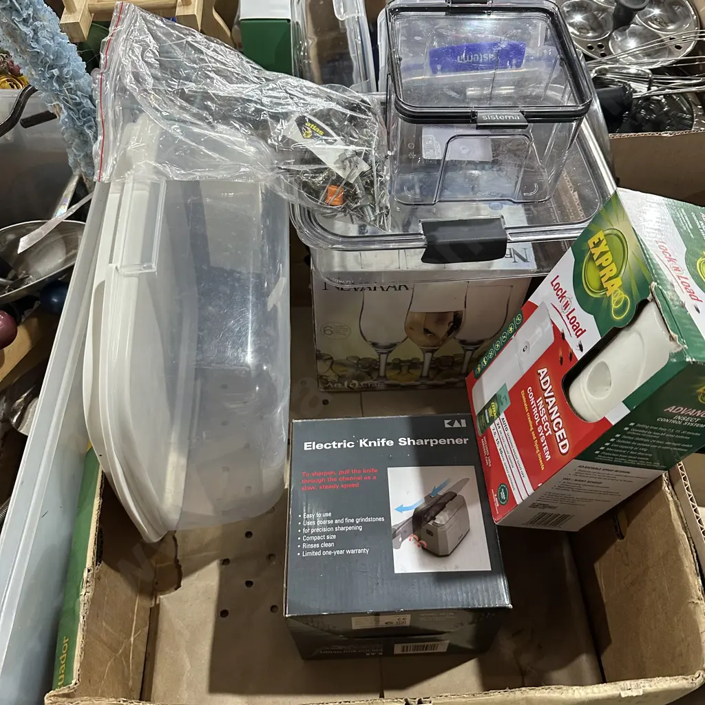 Box lot Sistema including cake box, electric knife sharpener and unused Expra insect control system etc. Image 1++