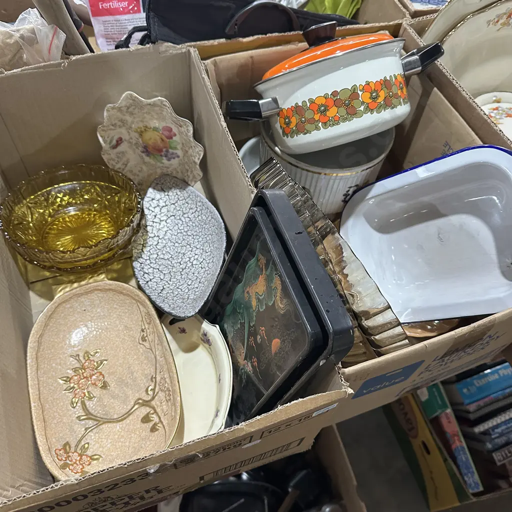 Two boxes arcuisine quiche dishes, retro enamel lidded casserole pot plus pie dish, amber glass serving bowls etc. Image 1++