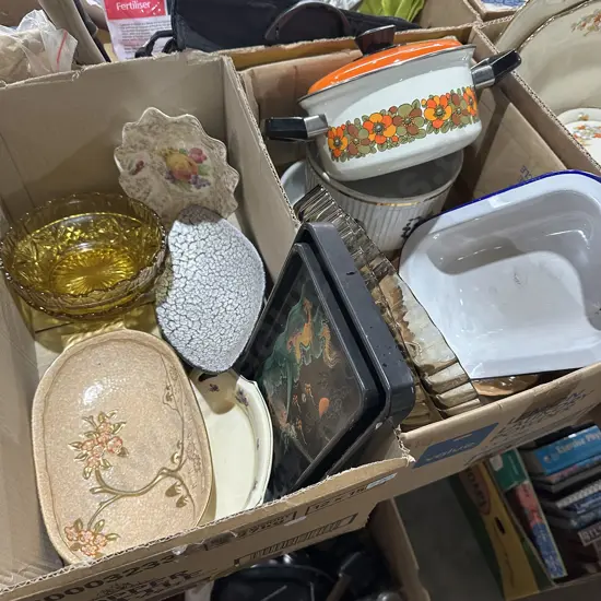 Two boxes arcuisine quiche dishes, retro enamel lidded casserole pot plus pie dish, amber glass serving bowls etc.