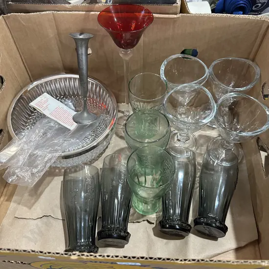 Box lot vintage serving bowl, trumpet bud vase, glassware including collectable Coke glasses etc.