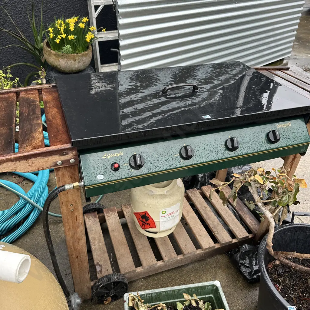 Masport 4 burner BBQ and bottle Image 1++