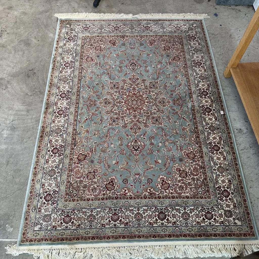lovely decorative rug 1800 x 1200 Image 1++
