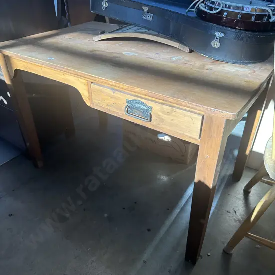 colonial desk