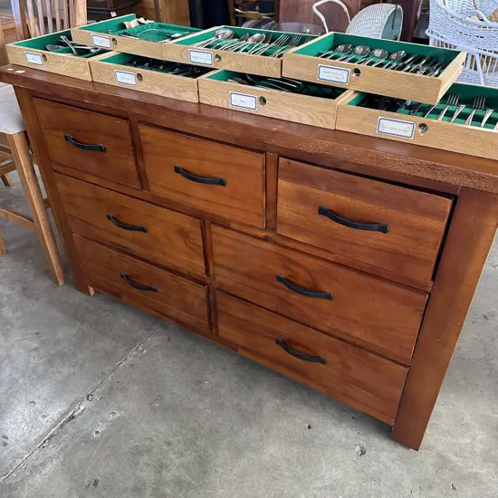 Side board