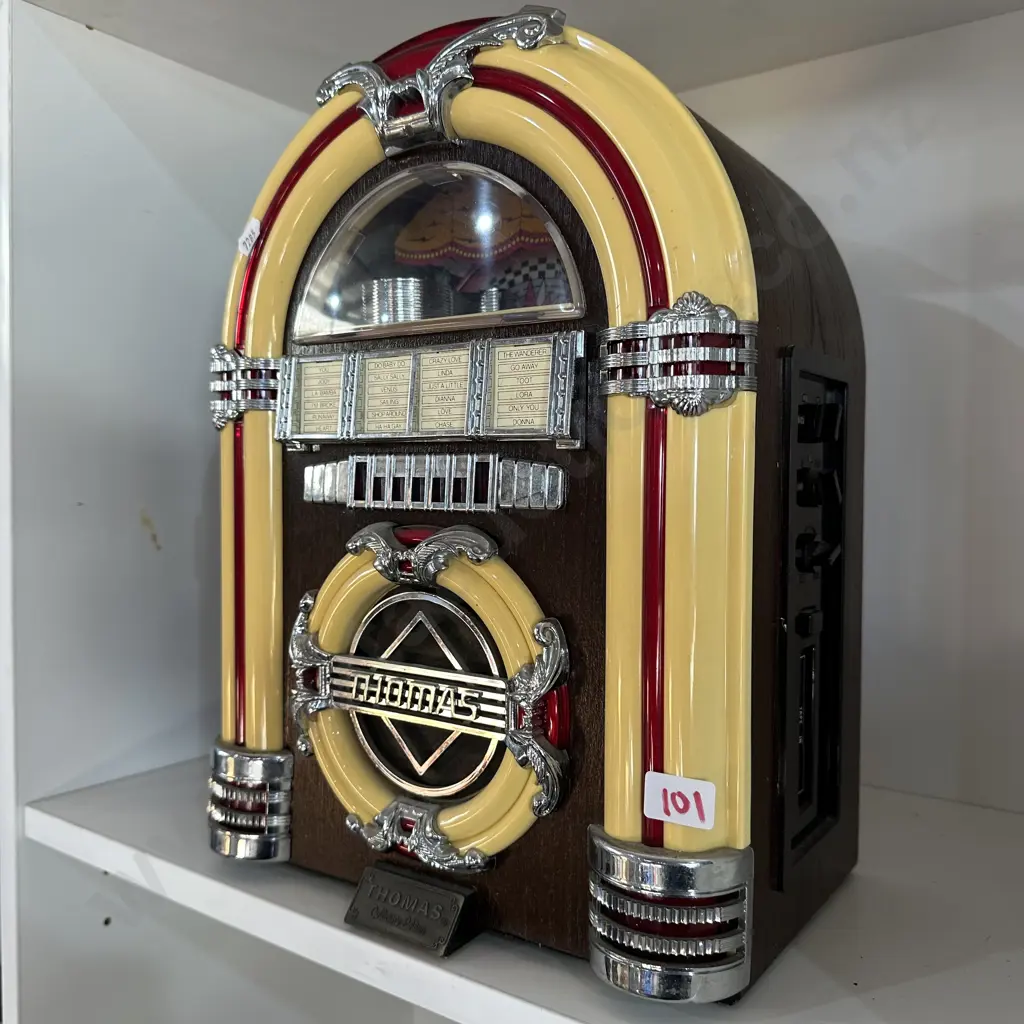 Duke box radio. (tape cassette player-not working) Image 1++