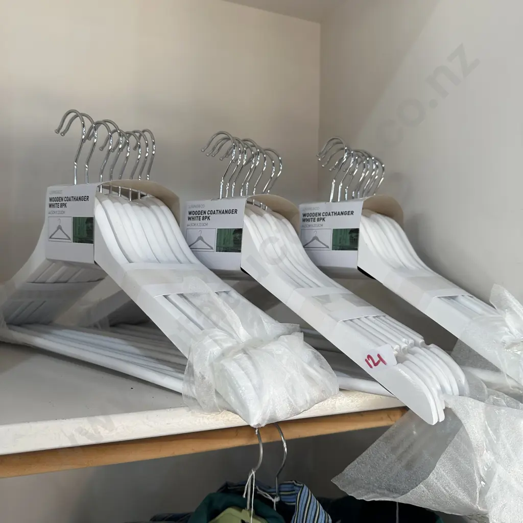 24 new hangers Image 1++