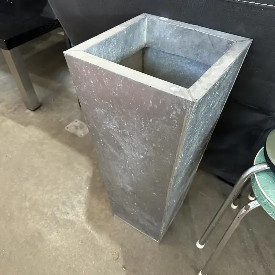 tin planter