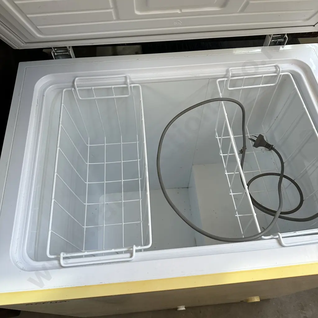 chest freezer Image 1++