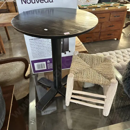 seagrass stool and planter stand