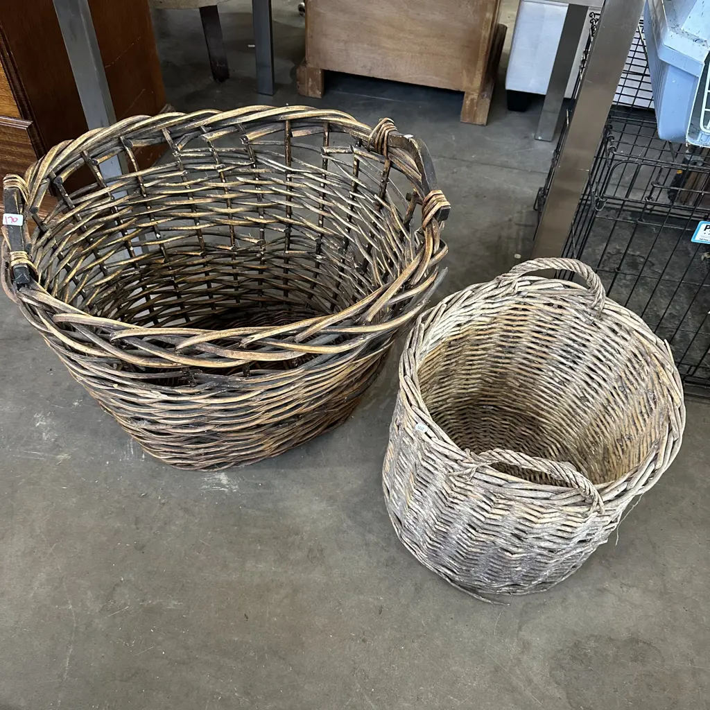 2 cane baskets Image 1++