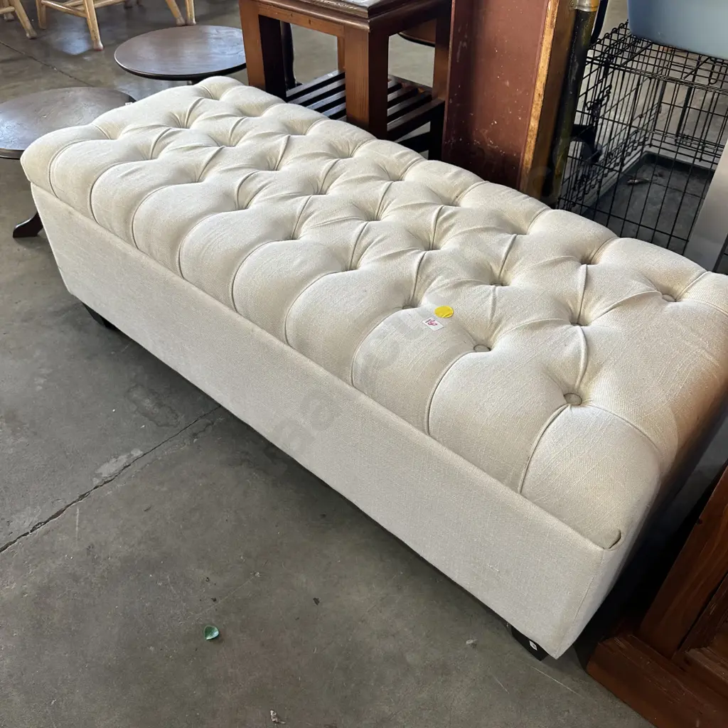 storage seat Image 1++