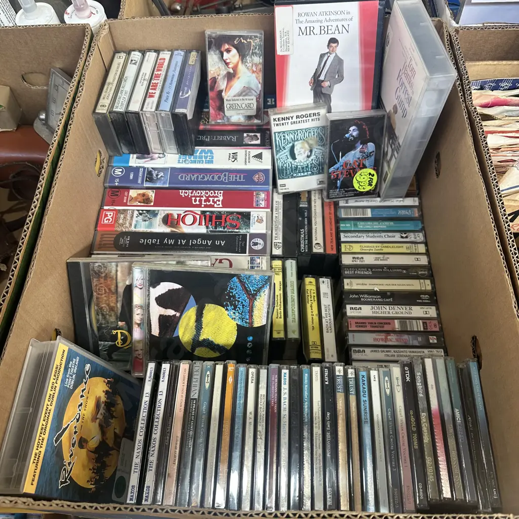 CDs, VHS, tapes Image 1++