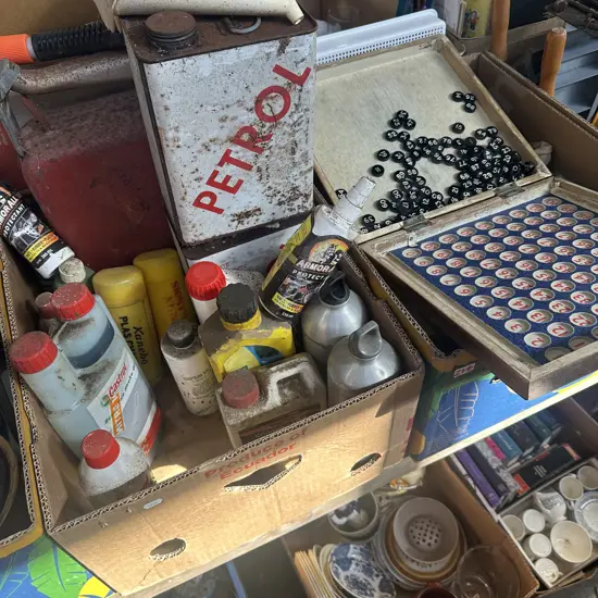 2 box vinatge game and oils etc