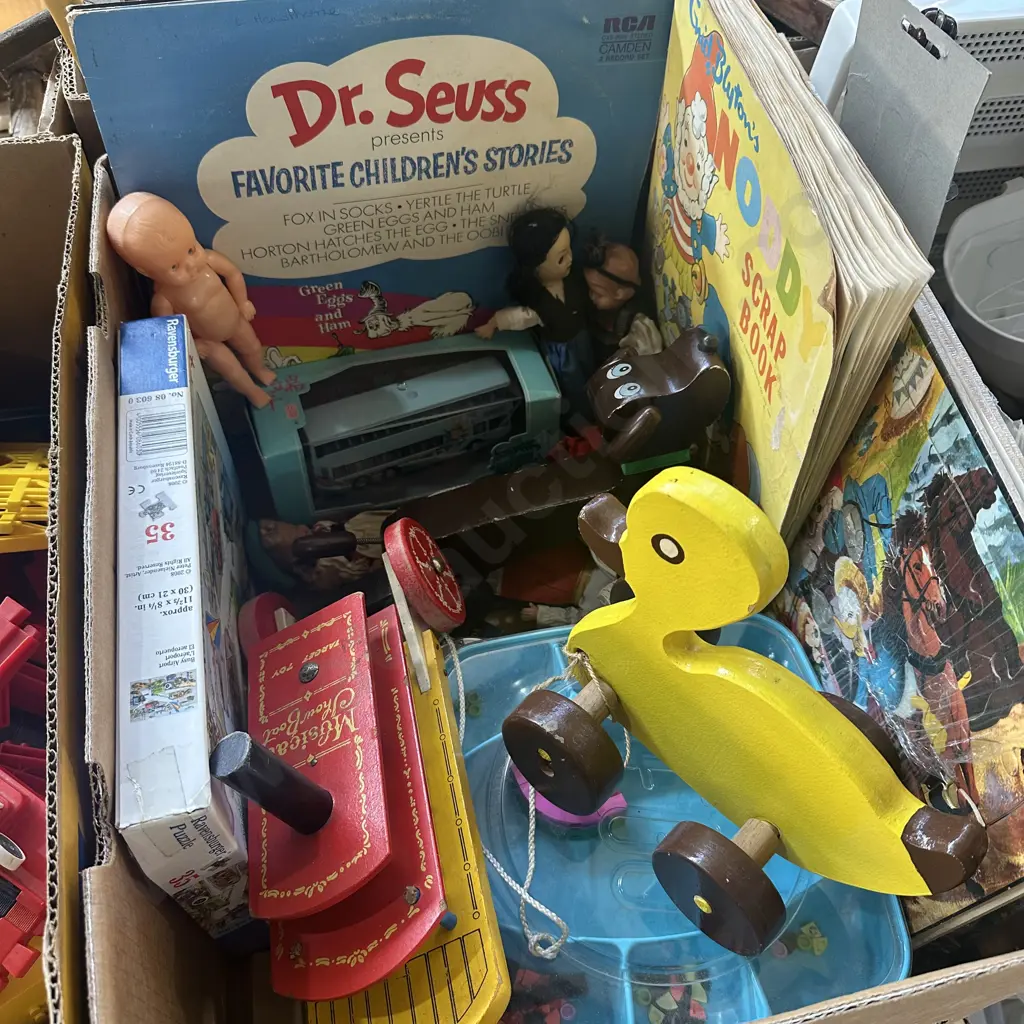 pullalong toys, dolls, jigsaws etc Image 1++